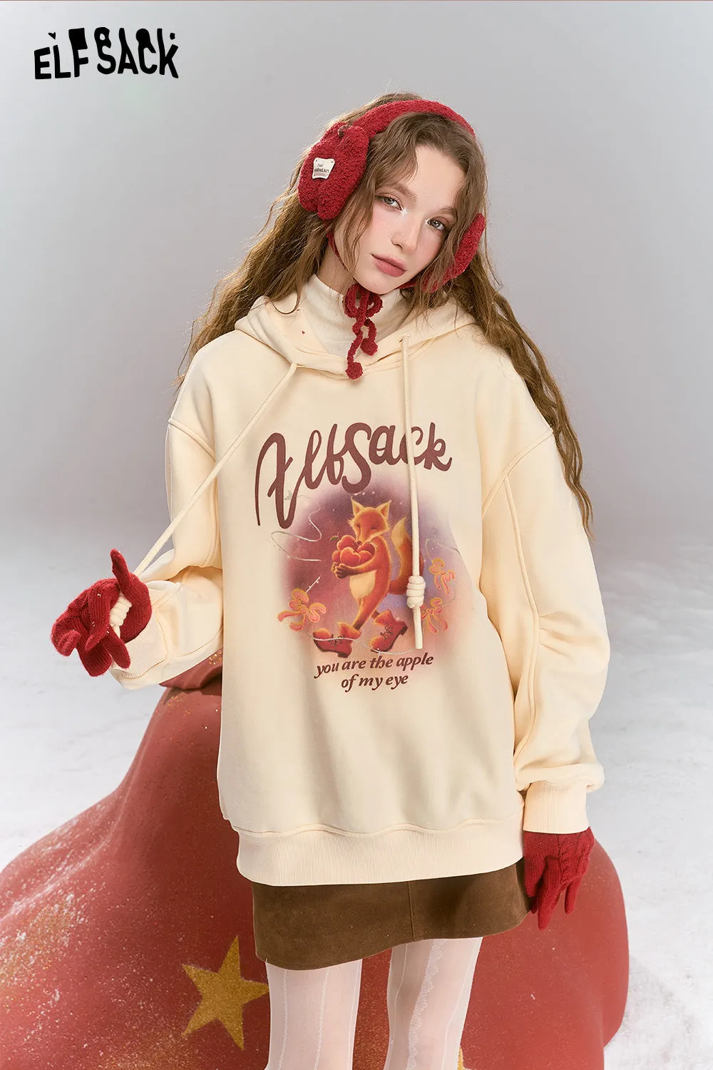 ELFSACK 2024 Winter New Arrivals Sweet Preppy style cartoon print hooded thick warm fleece-lined hoodie for women