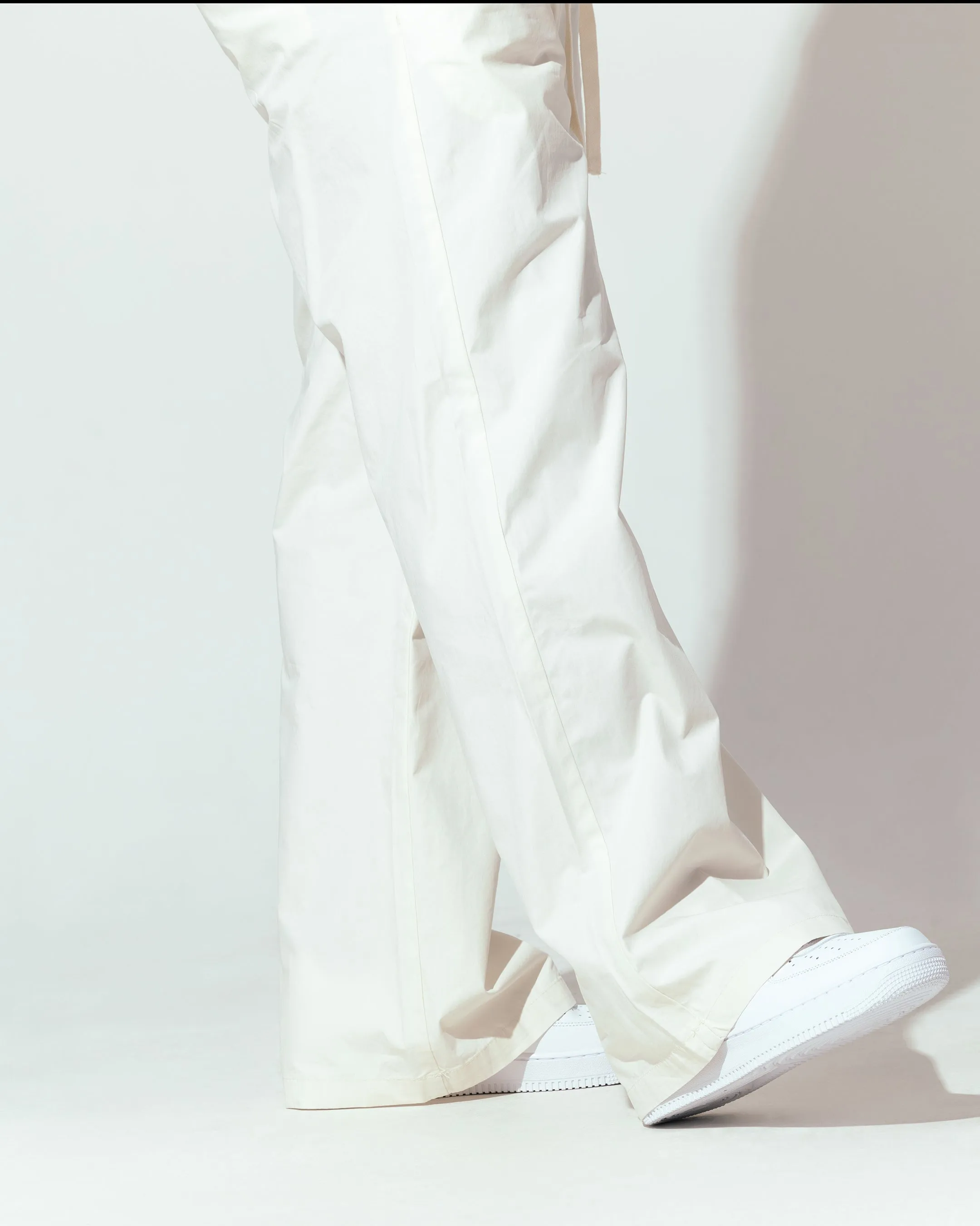 Loiter Shadow Pants Off White